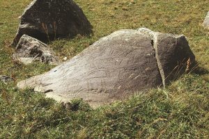 ՀՀ Վայոց Ձորի մարզ, Սառցե լեռ, ժայռապատկեր, Ք.ա. V-III հազ., բազալտ (լուս.` Հ. Սիմոնյանի) 