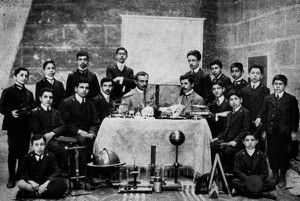 Mesrobyan Okulu Fen Laboratuarı