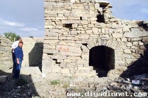 VAN'DA 400 YILLIK ERMENI KILISESI