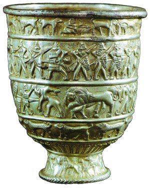 EC Kotayk bölgesi, Karaşamb, Büyük mezar höyüğü, işlemeli kupa, M.Ö. XXIII.-XXII. yüzyıl, gümüş (kazılar V. Hovhannisyan, fotoğraf V. Hakobyan. Alıntı: Arménie, 1996, foto 34; Au Pied, 2007, p. 47, figür 2)