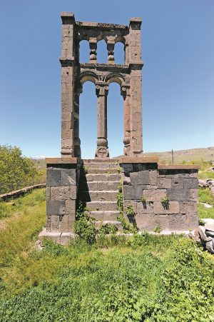 EC Sünik bölgesi, Ağudi, anıt-mezar, V.-VII. yüzyıl (fotoğraf H. Simonyan)