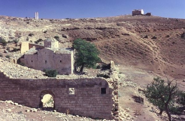 Վանքի շենքերի տեսքը հյուսիսից Manastır binalarının kuzeyden görünümü