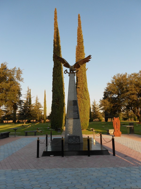 Սողոմոն Թէհլիրեանի Յուշարձանը