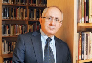 Թաներ Աքչամ