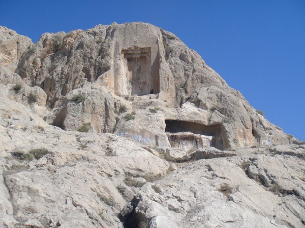 Մհերի դուռը