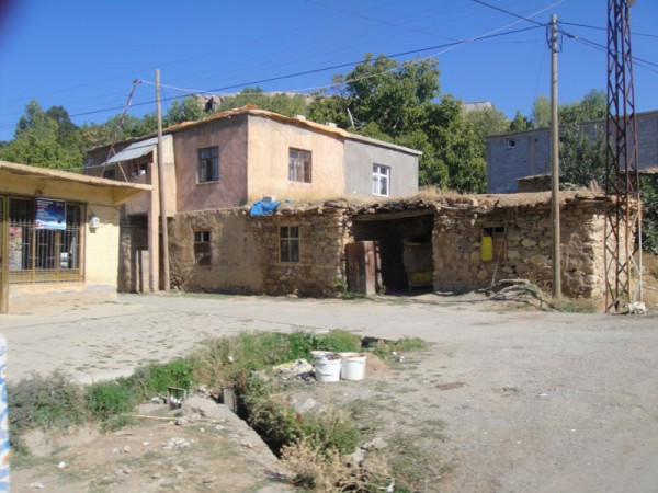 Սուբ գիւղի հայկական հին տուներ