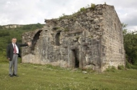 Գյորելե շրջանի եկեղեցին