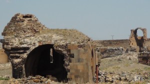 Անիի ավերված եկեղեցիներից