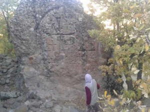 Ժայռաքանդակ խաչքար