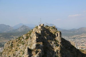 Մեծի Տանն Կիլիկիոյ կաթողիկոսութեան դատական հայց