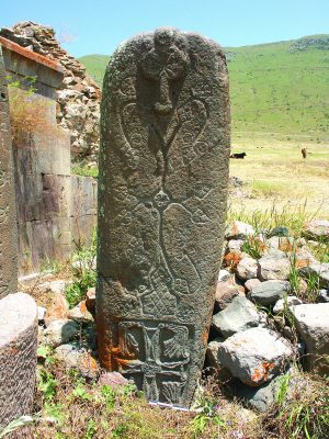 ՀՀ Վայոց Ձորի մարզ, վիշապակոթող, Ք.ա. XVII-XVI դդ., բազալտ (լուս.` Հ. Մելքոնյանի) 