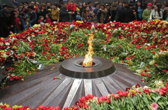 Polonya’nın Polanov kentinde Ermeni Soykırımı anıtı açıldı