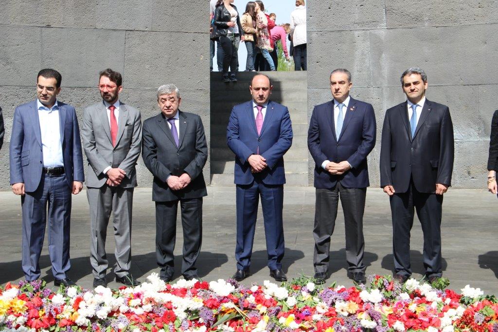 Lübnanlı Bakan Tsitsernakaberd’de: Herkes Ermeni Soykırımı’nı tanımalı ve kabul etmeli