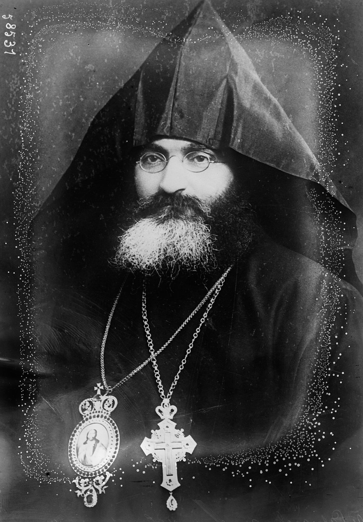 Halkının Yok Oluşuna Tanıklık Eden Zor Günlerin Patriği Zaven Yeğyayan