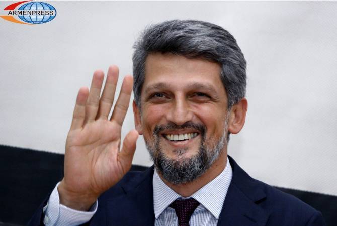 ‘Siyasi bir kararla rehin tutuluyorum’