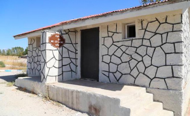 Ermeni mezarlığı üzerine yapılan tuvaletler ‘60 gün içerisinde kaldırılacak’ denmişti 1 yıl geçti kaldırılmadı