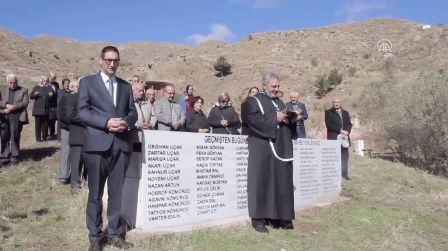 Ermeni mezarlığında ayin – SİVAS