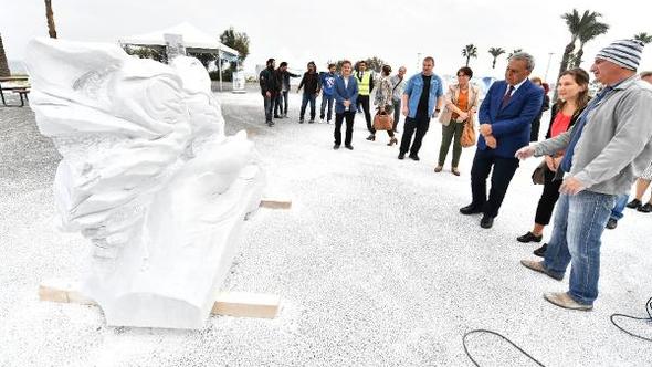 İzmir’de düzenlenen Uluslararası Heykel Çalıştayı’nda Ermenistan’in da temsilcisi var