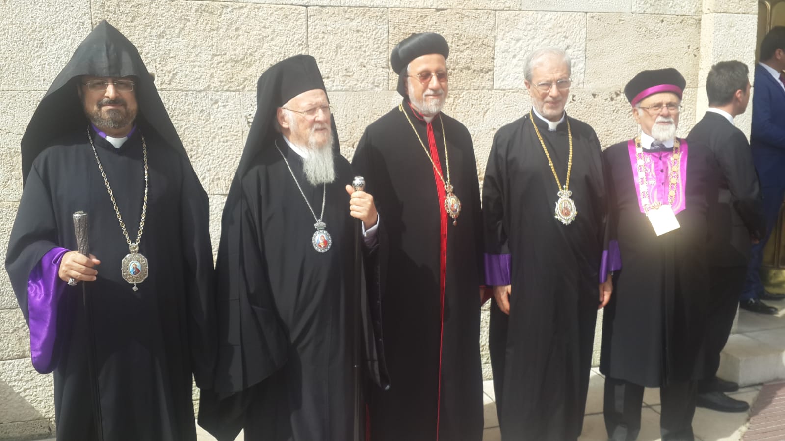 Değabah Maşalyan’a kisve izni