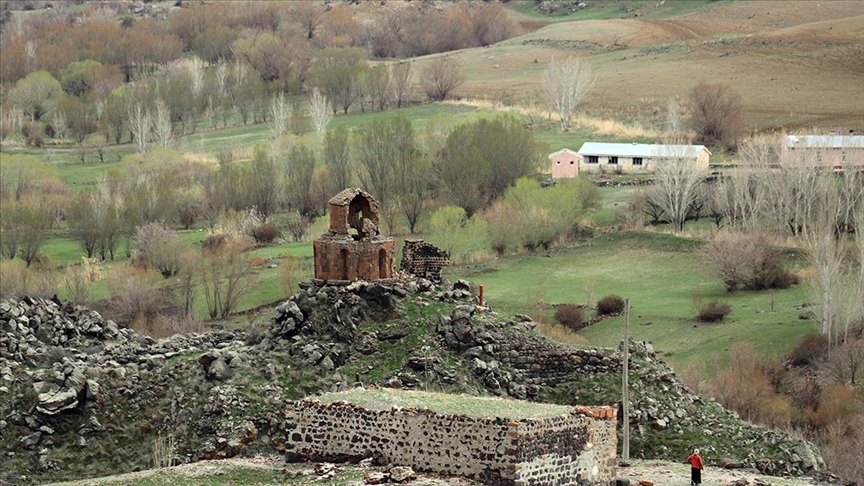 Bagratlıların Orta Çağ’daki yerleşim yeri Kilittaşı köyü ziyaretçilerin bekliyor