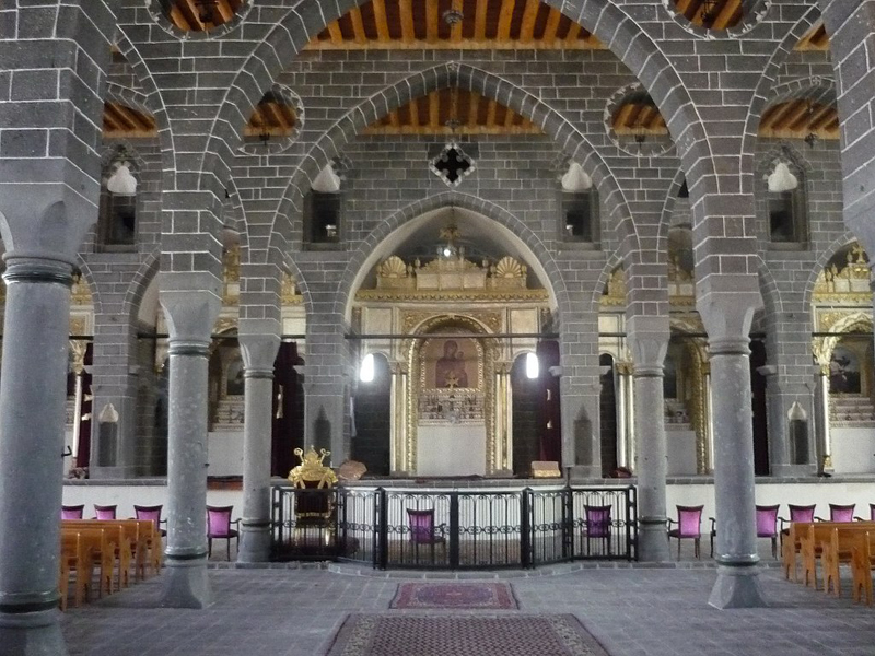 Surp Giragos’ta 7 yıl sonra ilk ayin!
