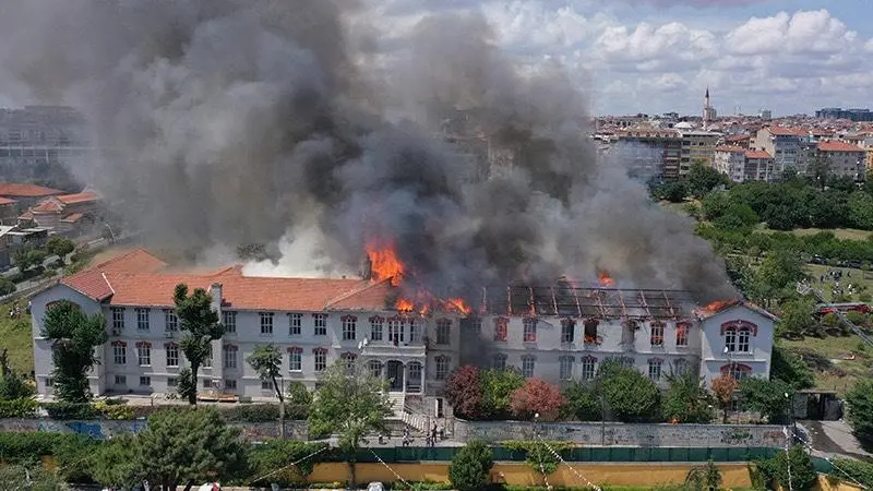 Yanan Balıklı Rum Hastanesi için 13.8 milyonluk tadilat ihalesi