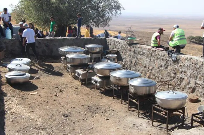 Dev kazanlarda yemekler pişirildi! 1400 yıllık gelenek yeniden başladı