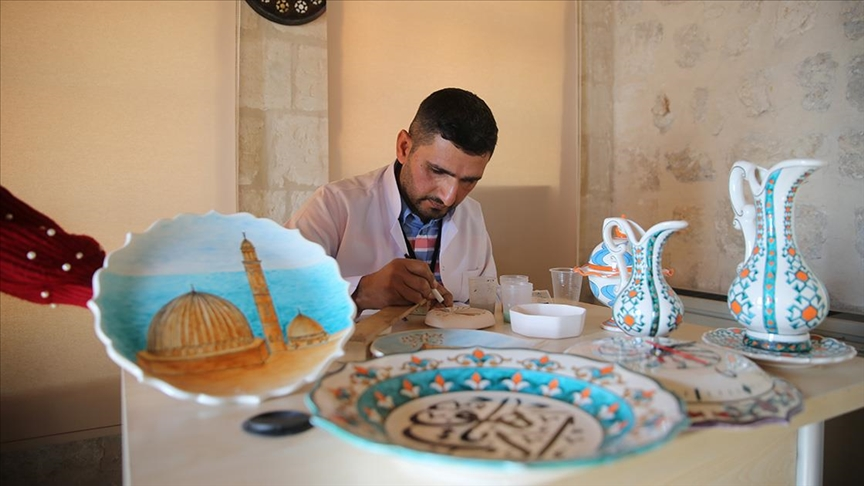 Mardin ve Şırnak’a özgü geleneksel motifler çini sanatıyla buluştu