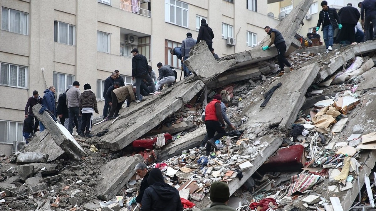 Felaket kütüphaneleri de vurdu