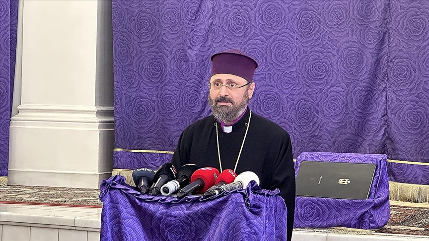 Ermeni Patriği Maşalyan: (Türkiye’deki depremler) Bu zor günler, insanlığımızın ortaya çıkacağı, çıkması gereken günler