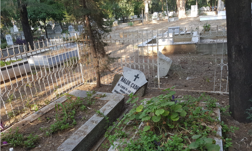 Adana’daki Hristiyan Mezarlığı Atıl Durumda