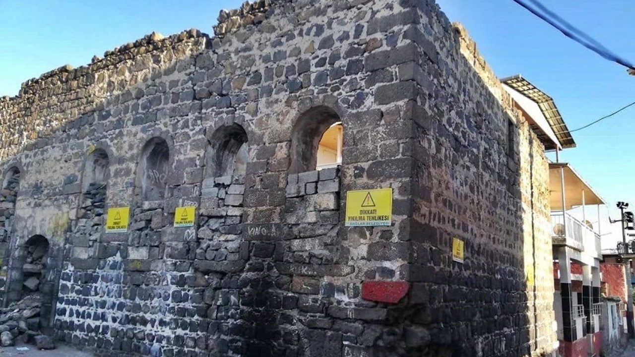 Diyarbakır’daki Süryani Kilisesi onarılmayı bekliyor!