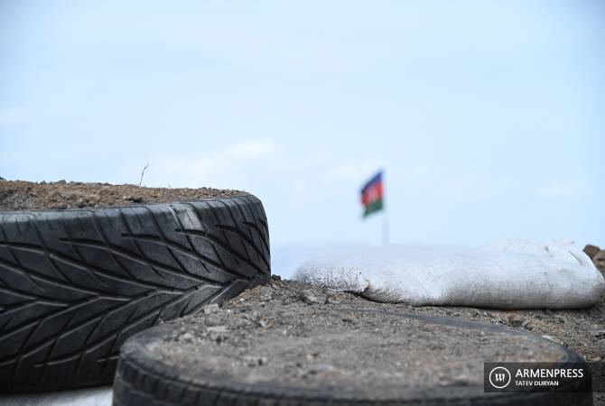 Azerbaycan askerleri Ermenistan topraklarına bayrak dikmeye çalıştı