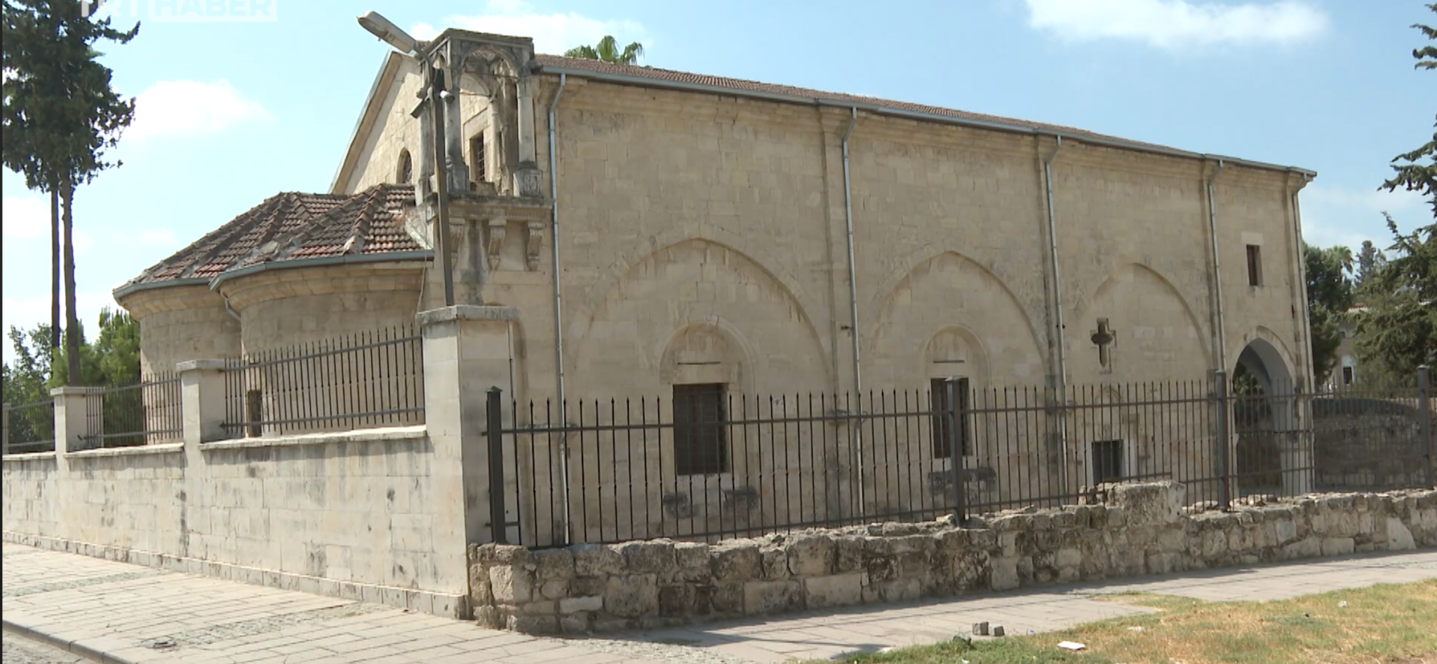 Aziz Paul Kilisesi her yıl binlerce yabancı turisti ağırlıyor