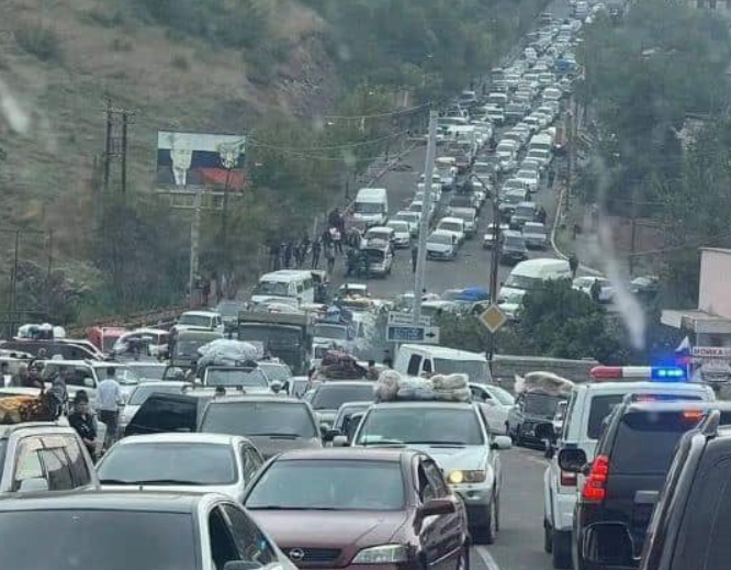 42 bini aşkın Karabağlı (Artsakhlı-‘Akunq’ web sitesi) Ermeni, Ermenistan’a sığındı