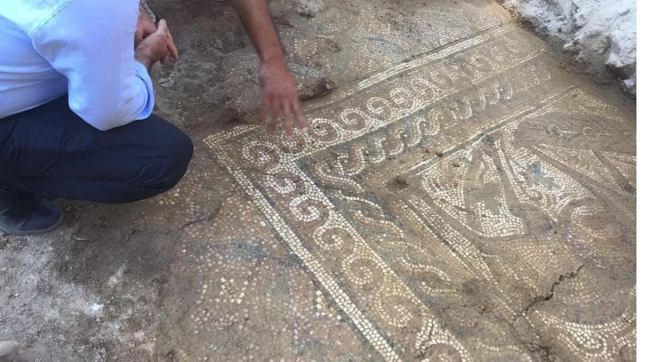 Maraş’ta yapılan kazıda, 1500 yıllık kilise mozaiği bulundu