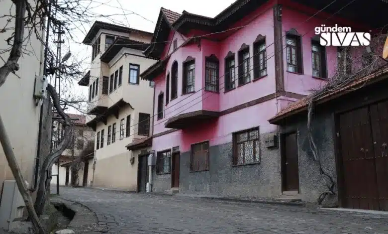 Divriği, Tarihi Konaklarıyla Göz Kamaştırıyor