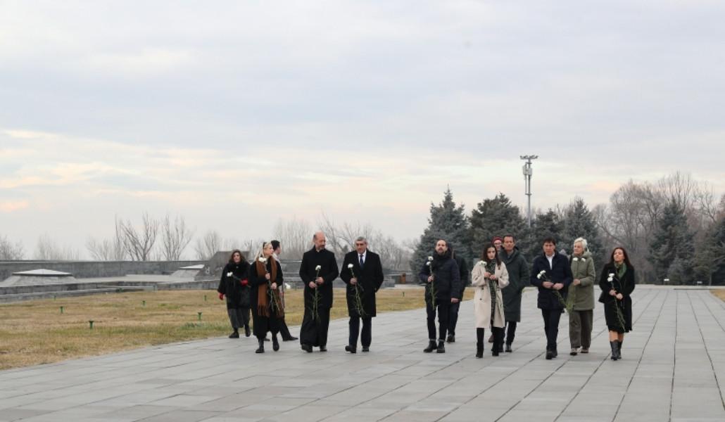 Avusturya Ulusal Konseyi Delegasyonu, Ermeni Soykırımı Anıtı’nı ziyaret etti