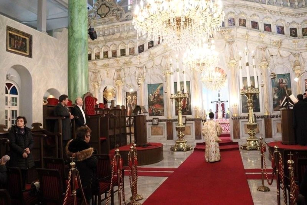 Büyükada’da Hz. İsa’nın doğumu ve vaftiz edilişinin yıl dönümü kutlandı