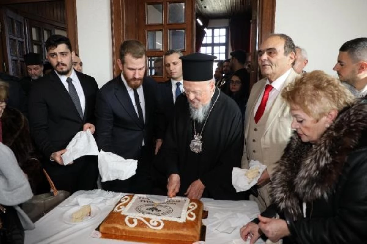 Fener Rum Patriği Bartholomeos, Hristiyan inancına göre İsa’nın doğumunu ve vaftizini kutladı