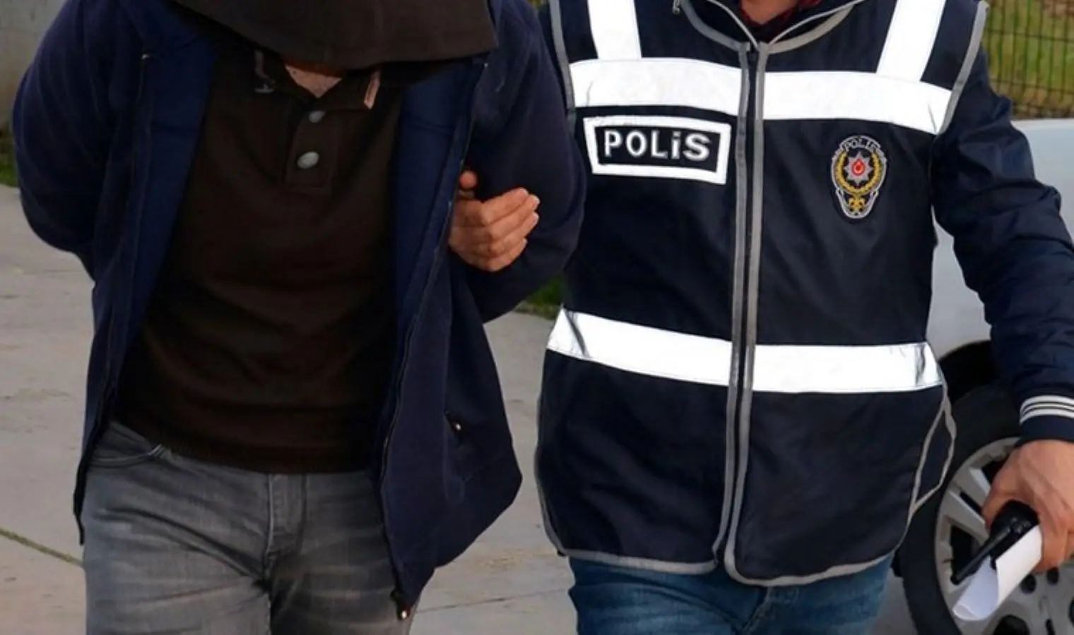 Mezarlık’ta defineci operasyonu: 6 gözaltı