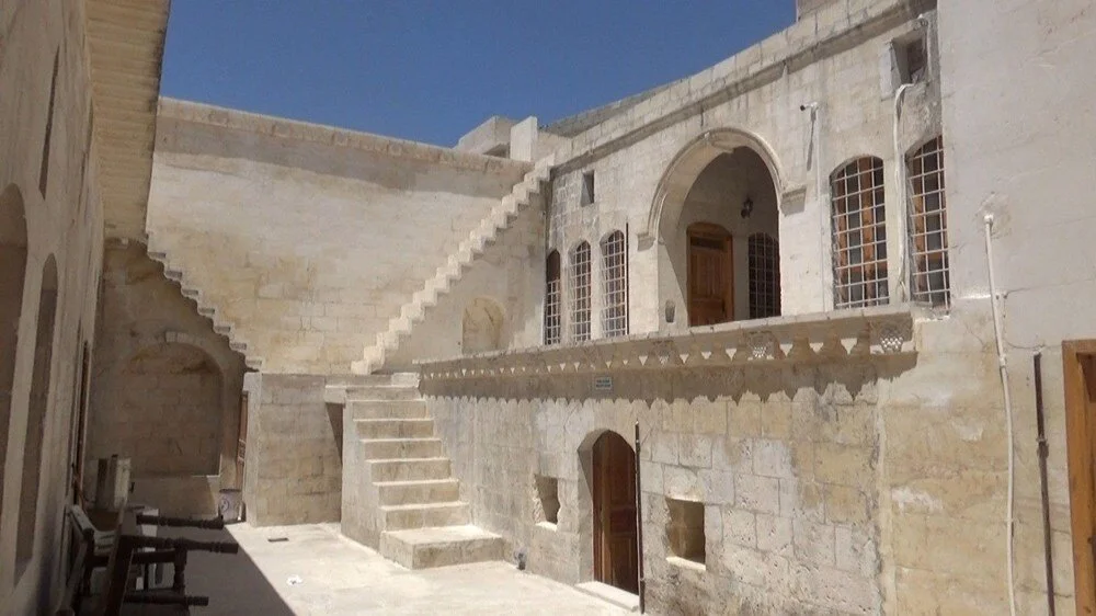 Şanlıurfa’da (Urfa / Yedesia-‘Akunq’ web sitesi) kilise soygunu: 50 bin liralık şamdanları 250 liraya sattılar