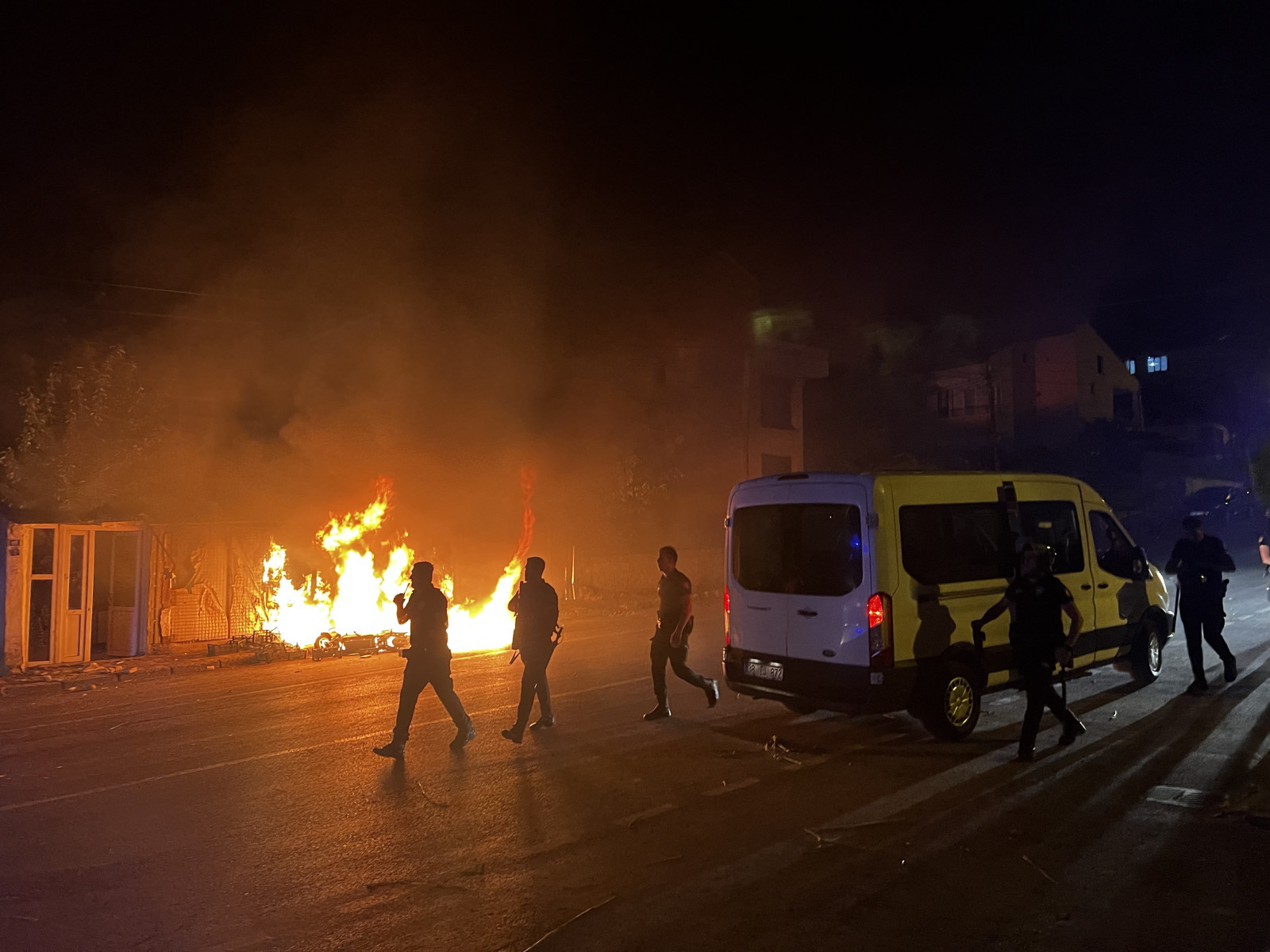 “2024’te kameraların önünde bunları yapanlar, Ermeni Soykırımında neler yapmışlardır düşünün” (Video)