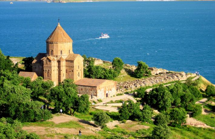 Van Akhtamar Adası’ndaki Surp Haç Ermeni Kilisesi’nde 8 Eylül’de 12’nci ayin yapılacak