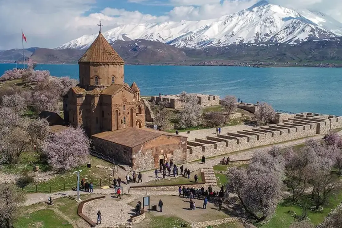 Akdamar değil Ağtamar