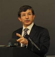 Davutoğlu, Azınlık Gayrimenkullerinin İadesi Kararını Değerlendirdi