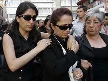 Ek-Mütalaa Aşaması Dink Ailesine Salonu Terkettirdi