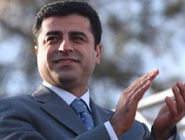 Demirtaş: Uçurumun kenarında değiliz düşüyoruz