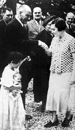 Adı `Yetim Sabiha Gökçen Havaalanı` Olsun!