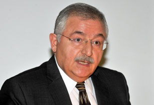 Büyükelçi Burcuoğlu Sosyalistleri uyardı